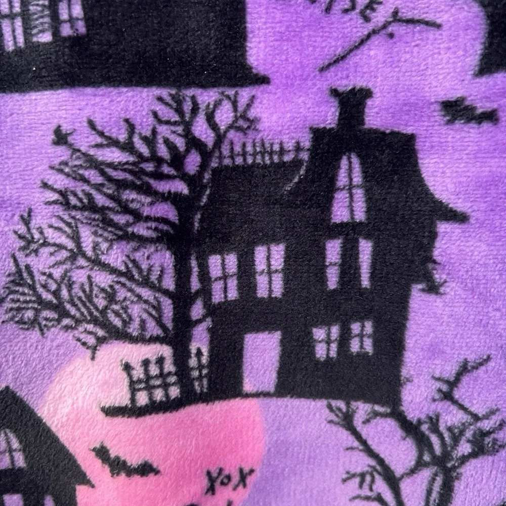 Betsey Johnson Halloween Haunted House Plush Blanket Throw Purple 50x60 NEW